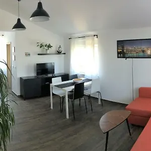 Fine & Shine Apartment Pula
